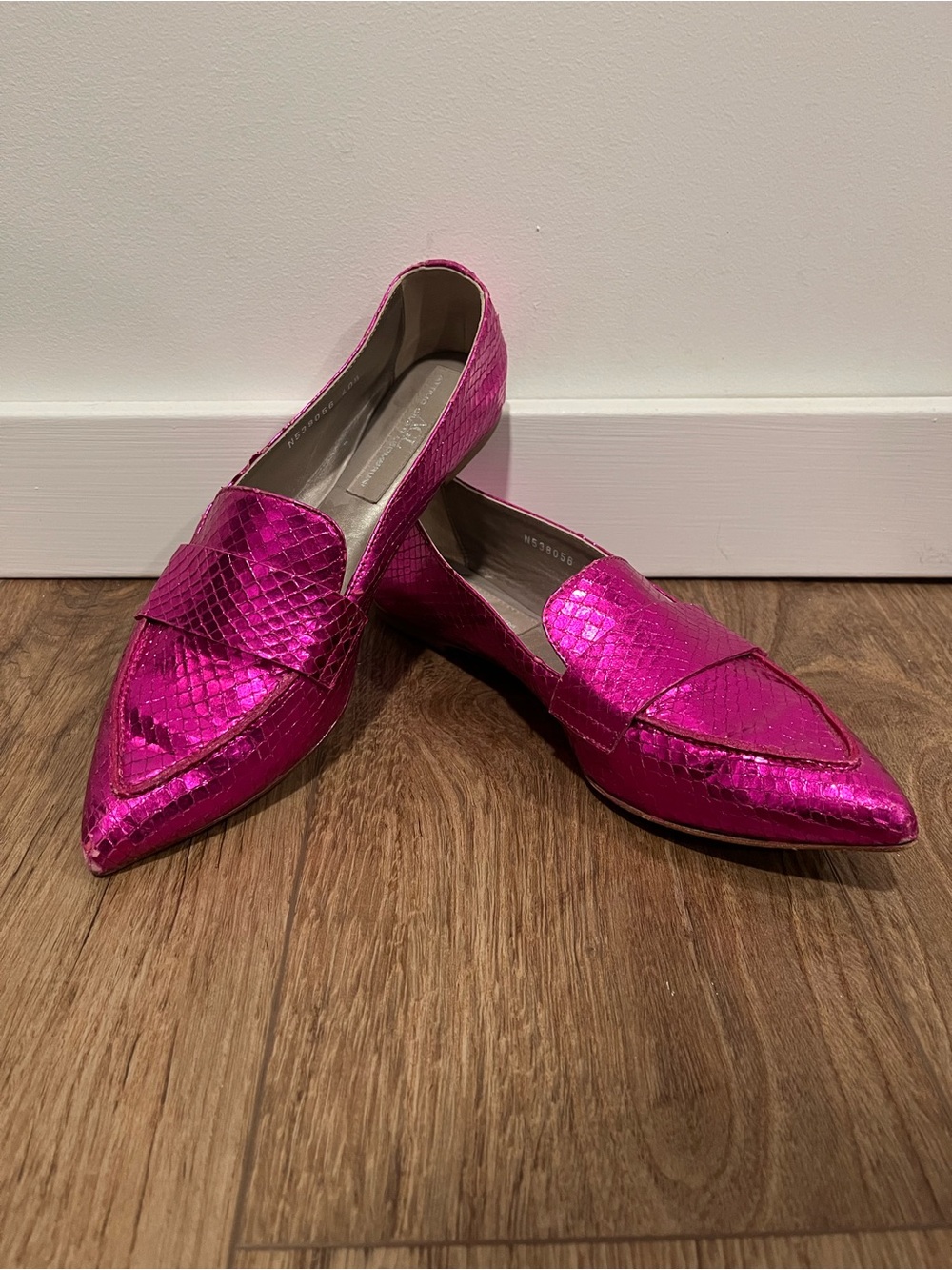 AGL softy pointy toe moccasin loafer Fuschia snake - Picture 4 of 16